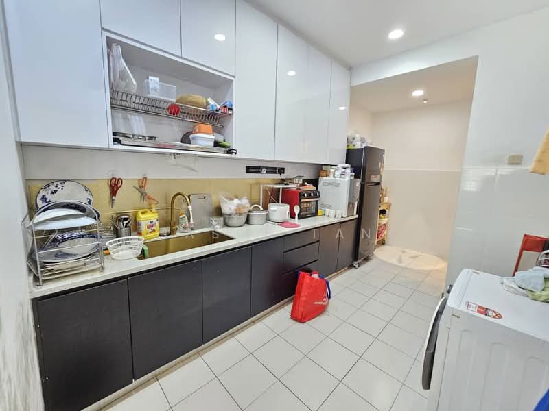 2-storey Terraced House for Sale in Taman Dato Demang (Seri Kembangan) - Jason Tan - Kitchen - PropertyGuru.com.my