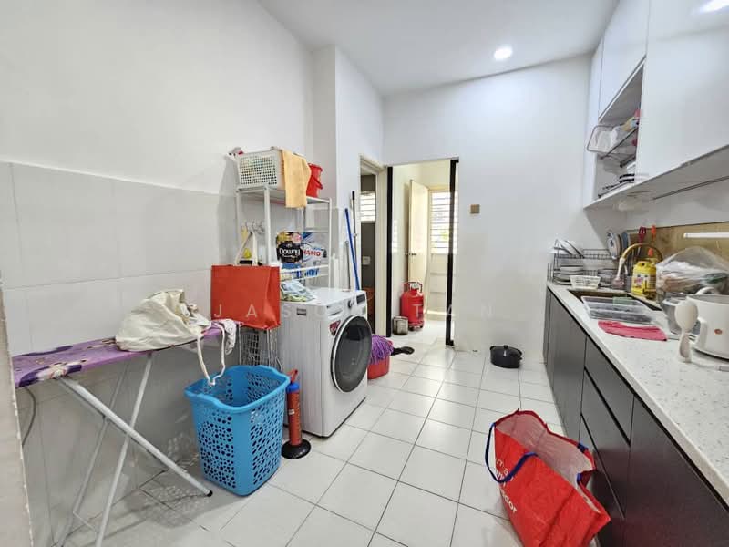 2-storey Terraced House for Sale in Taman Dato Demang (Seri Kembangan) - Jason Tan - Kitchen - PropertyGuru.com.my