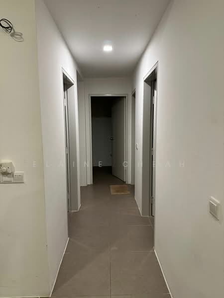 Servis Apartment untuk Disewa di Suite Enesta - Elaine Cheah - Corridor - PropertyGuru.com.my