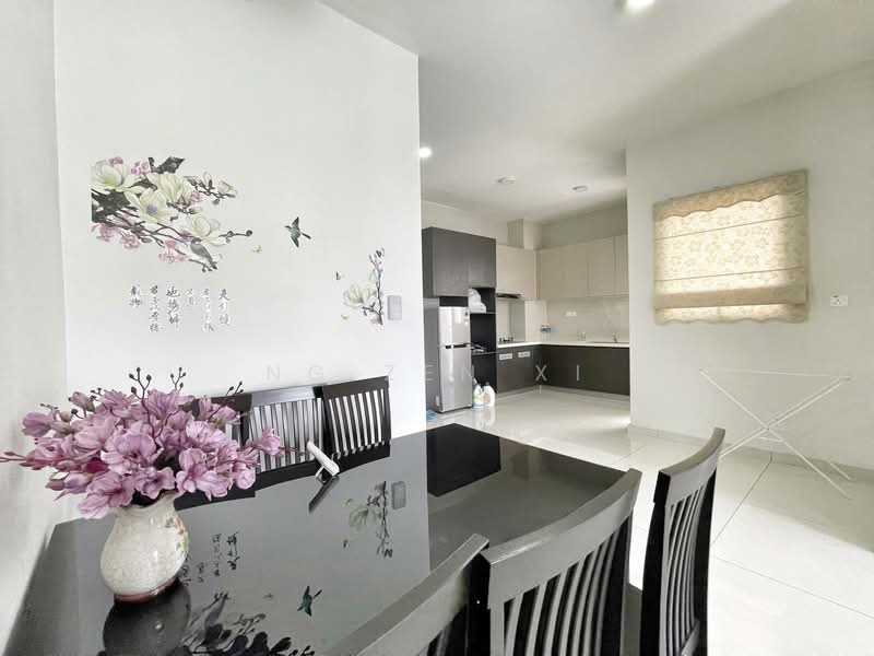 Condominium for Rent at Bay Point @ Country Garden Danga Bay - NG ZEN XI - Dining Room - PropertyGuru.com.my