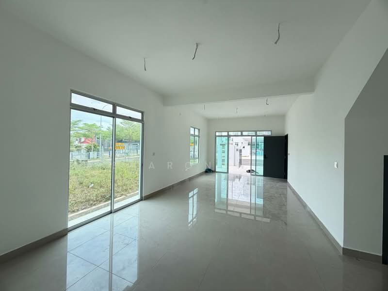Rumah Teres 2 Tingkat untuk Dijual di Bandar Dato Onn (Tebrau) - Sharon Ng - Living Room - PropertyGuru.com.my
