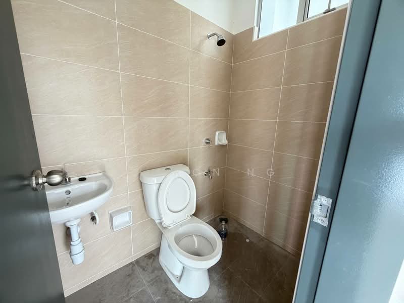 Rumah Teres 2 Tingkat untuk Dijual di Bandar Dato Onn (Tebrau) - Sharon Ng - Bathroom - PropertyGuru.com.my