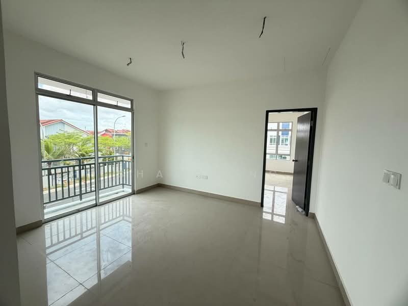 Rumah Teres 2 Tingkat untuk Dijual di Bandar Dato Onn (Tebrau) - Sharon Ng - Living Room - PropertyGuru.com.my