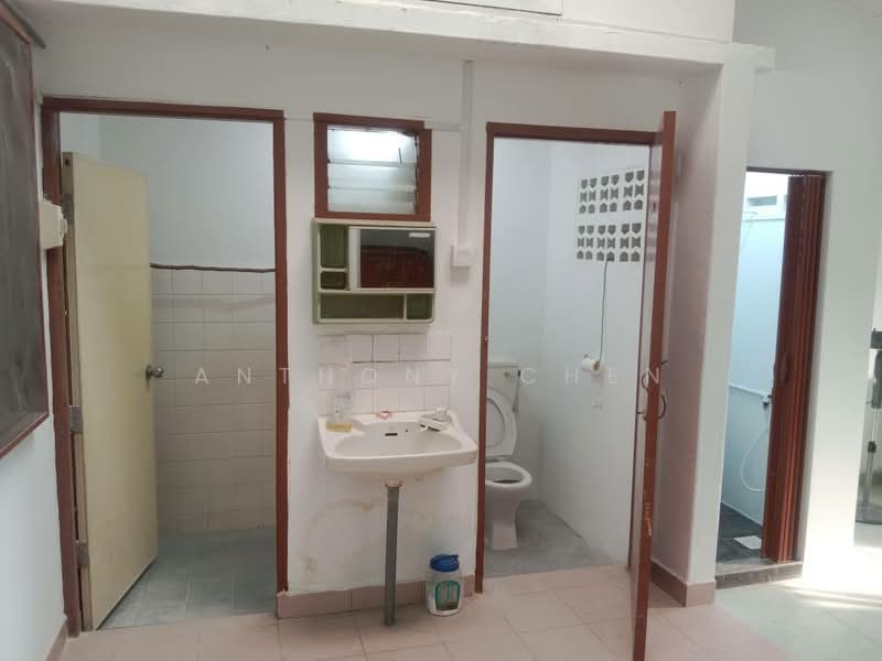 Rumah Teres 1 Tingkat untuk Disewa di Taman Century (Johor Bahru) - Anthony Chen - PropertyGuru.com.my