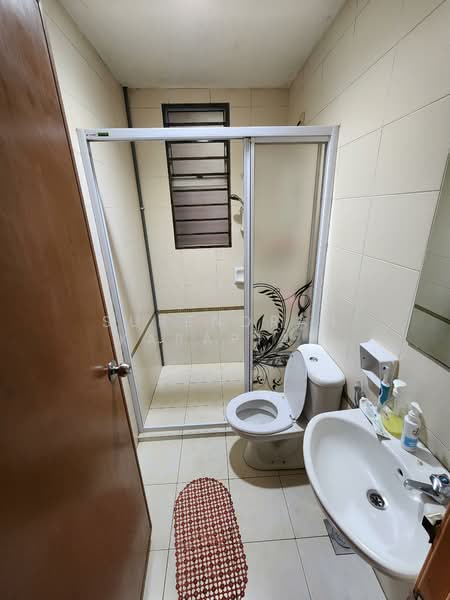 Rumah Berkembar untuk Dijual di Kemuning Utama (Shah Alam) - Surendran Karapiah - Bathroom - PropertyGuru.com.my