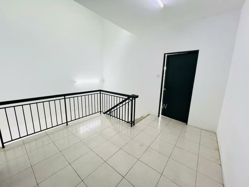 Rumah Teres 2 Tingkat untuk Dijual di Taman Scientex Rawang (Rawang) - Alice Low - Corridor - PropertyGuru.com.my