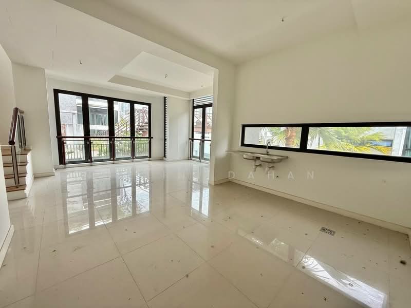 3-storey Terraced House for Sale in Cyberjaya (Selangor) - Noraini Dahan - Living Room - PropertyGuru.com.my