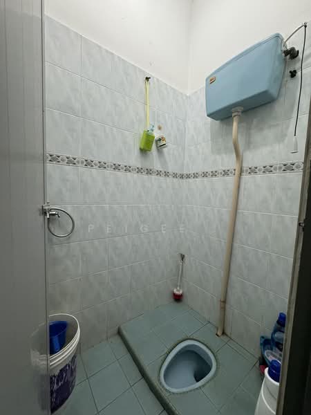 Rumah Teres 2 Tingkat untuk Dijual di Taman Sri Rampai (Wangsa Maju) - PeiGee . - Bathroom - PropertyGuru.com.my