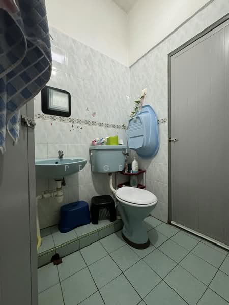 Rumah Teres 2 Tingkat untuk Dijual di Taman Sri Rampai (Wangsa Maju) - PeiGee . - Bathroom - PropertyGuru.com.my