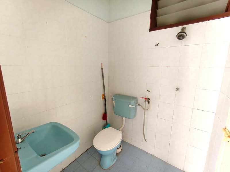 Apartment for Sale at Desa Bayan Apartment - Wendy Toh - Bathroom - PropertyGuru.com.my