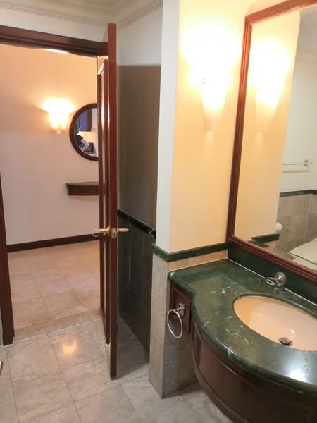 Servis Apartment untuk Dijual di Berjaya Times Square - CY Khoo - Bathroom - PropertyGuru.com.my