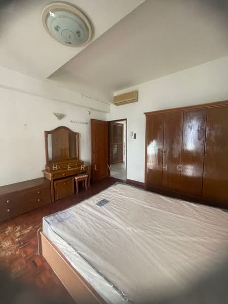 Kondominium untuk Disewa di Marina Tower (Ratu Mutiara) - Zherlynn Ho - Bedroom - PropertyGuru.com.my