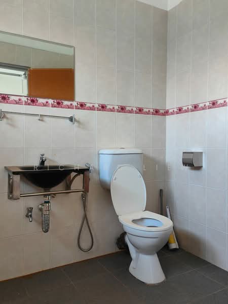 Rumah Teres 2 Tingkat untuk Dijual di SS2 (Petaling Jaya) - Richard Liew - Bathroom - PropertyGuru.com.my