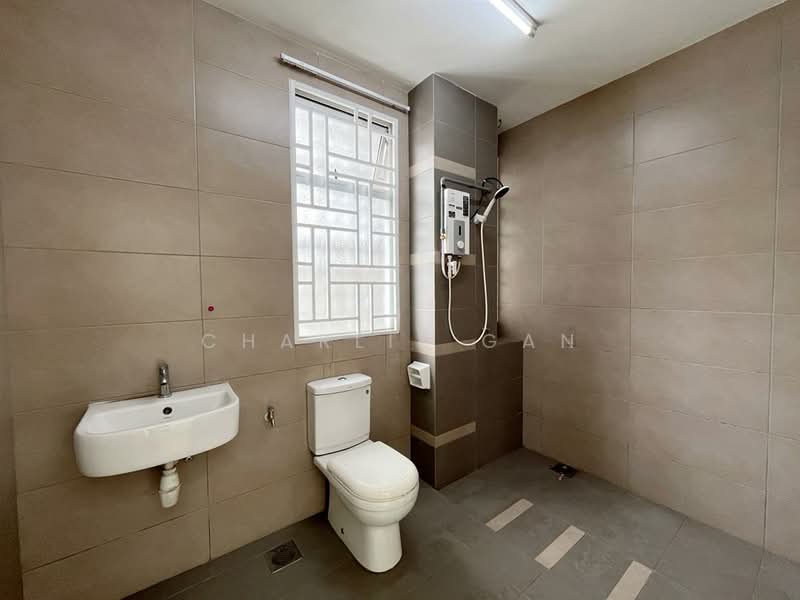 2-storey Terraced House for Rent in Bandar Rimbayu (Telok Panglima Garang) - Charlie Gan - Bathroom - PropertyGuru.com.my