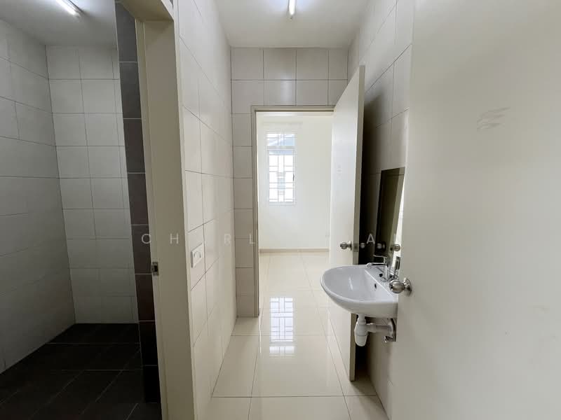2-storey Terraced House for Rent in Bandar Rimbayu (Telok Panglima Garang) - Charlie Gan - Bathroom - PropertyGuru.com.my