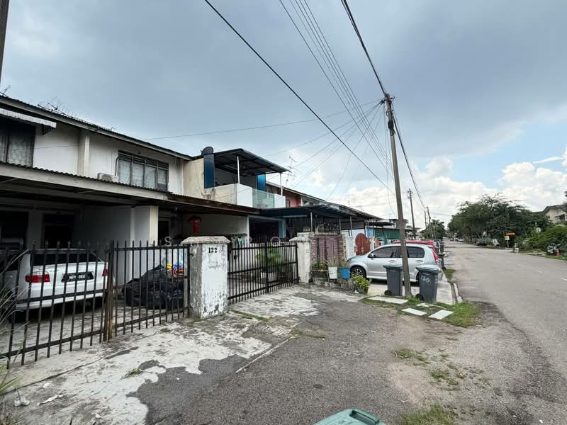 2-storey Terraced House for Sale in Taman Johor Jaya (Johor Bahru) - Sharon Ng - Exterior - PropertyGuru.com.my