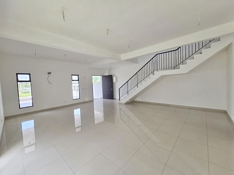 Rumah Kluster untuk Dijual di Taman Mount Austin (Tebrau) - KT Tan - Living Room - PropertyGuru.com.my