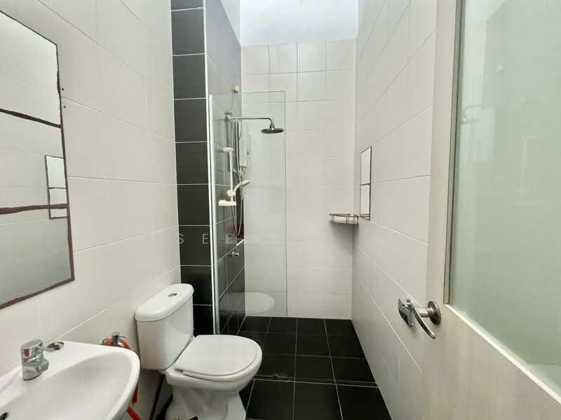 Rumah Kluster untuk Dijual di Taman Setia Indah (Tebrau) - See Yin . - Bathroom - PropertyGuru.com.my