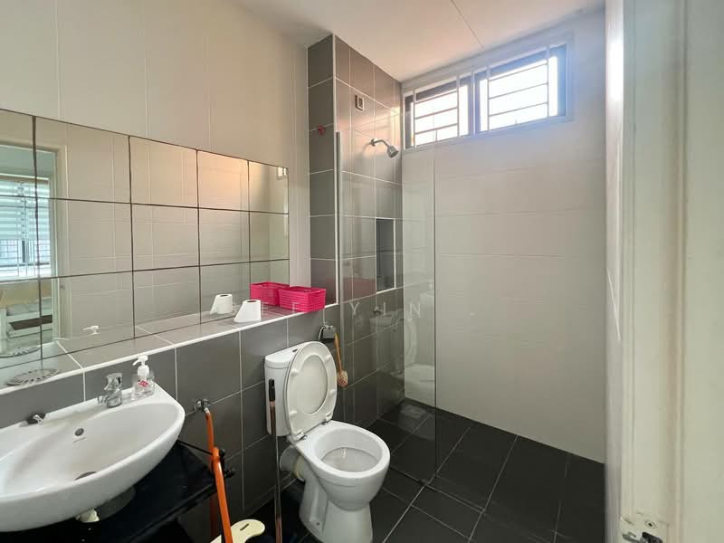 Rumah Kluster untuk Dijual di Taman Setia Indah (Tebrau) - See Yin . - Bathroom - PropertyGuru.com.my