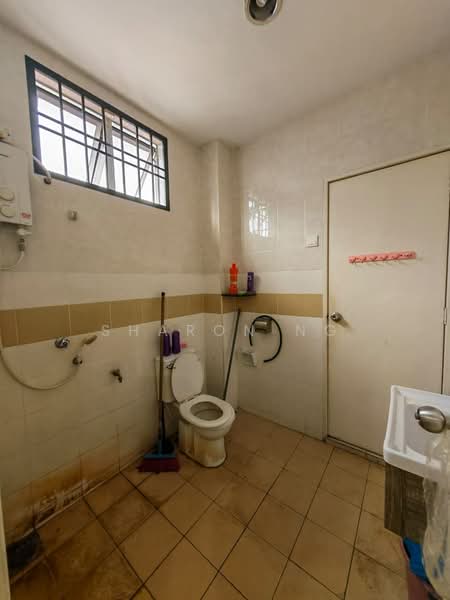 Rumah Teres 2 Tingkat untuk Dijual di Taman Ehsan Jaya (Ulu Tiram) - Sharon Ng - Bathroom - PropertyGuru.com.my