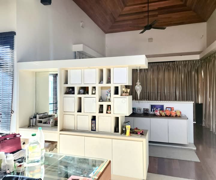 Rumah Banglo untuk Dijual di Bukit Gita Bayu (Seri Kembangan) - Chen Hoaw - Living Room - PropertyGuru.com.my