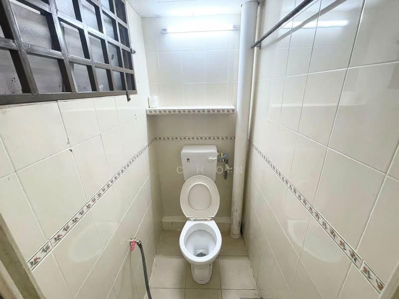 Flat for Sale at Bandar Bukit Tinggi 2 - KH Chong - Bathroom - PropertyGuru.com.my