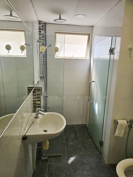 Apartment for Rent at Pangsapuri Saraka - Amelia Kong - Bathroom - PropertyGuru.com.my