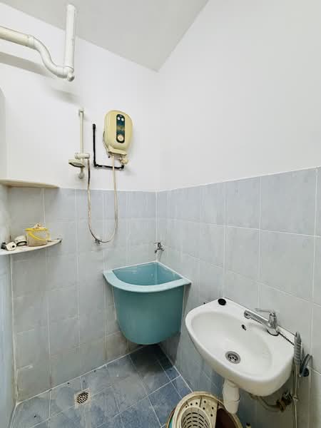 Pangsapuri untuk Disewa di Sri Saujana - KV LOO - Bathroom - PropertyGuru.com.my