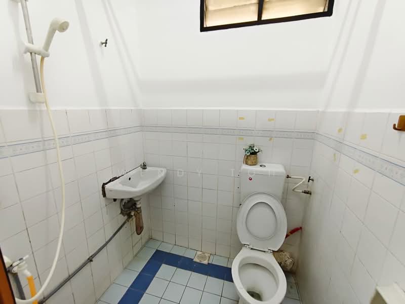 Apartment for Sale at Taman Jubilee Phase 5 - Wendy Toh - Bathroom - PropertyGuru.com.my