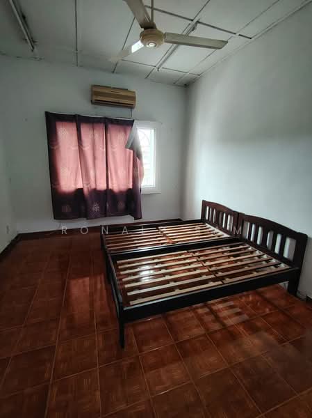 2-storey Terraced House for Rent in BANDAR PUCHONG JAYA (Puchong) - Ronald Sam - Bedroom - PropertyGuru.com.my