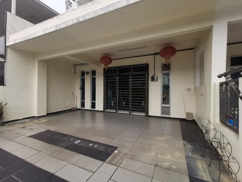 1.5-storey Terraced House for Rent in Setia Eco Gardens (Gelang Patah) - Tracey Eng - Car Porch Area - PropertyGuru.com.my