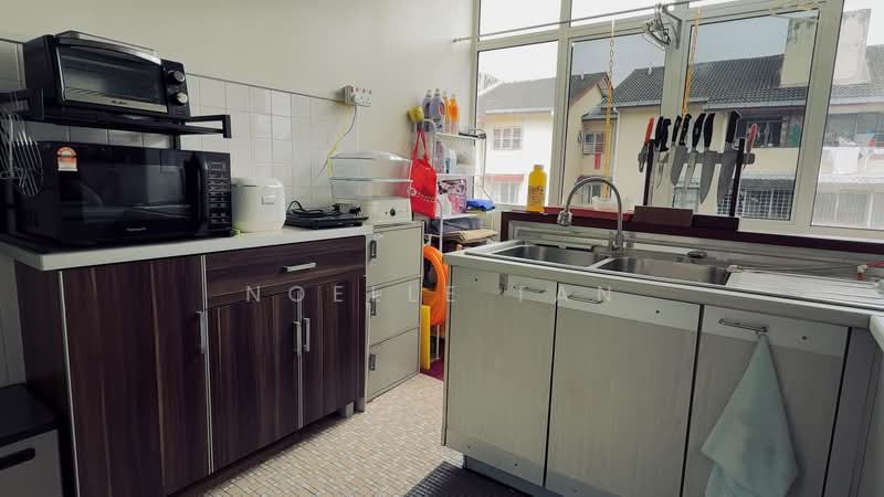 Apartment for Sale at Sri Endah Apartment - Noelle Tan - Kitchen - PropertyGuru.com.my