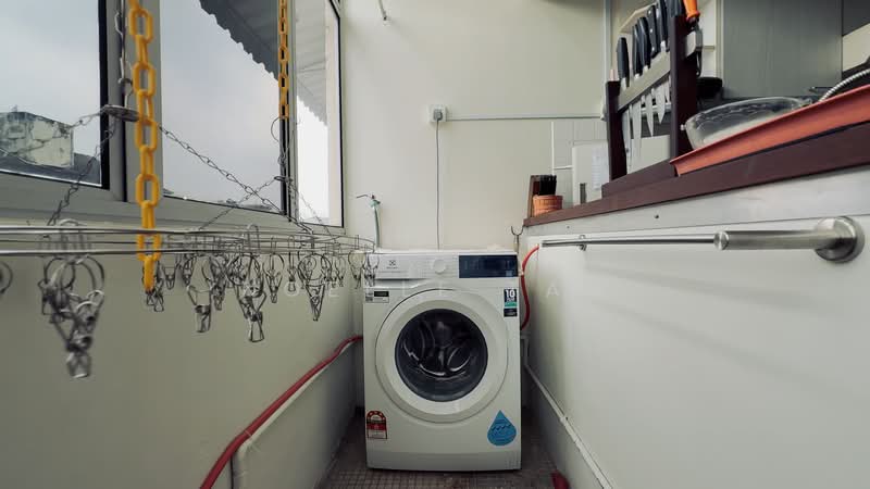 Apartment for Sale at Sri Endah Apartment - Noelle Tan - Yard (Extended) - PropertyGuru.com.my