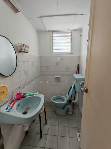 Pangsapuri untuk Dijual di Subang Perdana Goodyear Court 7 - James Loh - Bathroom - PropertyGuru.com.my