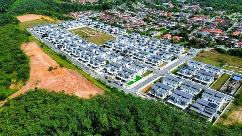Rumah Berkembar untuk Dijual di Seremban 2 (Negeri Sembilan) - Hassan Basri Suhaimi - Exterior - PropertyGuru.com.my