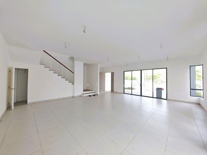 Rumah Berkembar untuk Dijual di Seremban 2 (Negeri Sembilan) - Hassan Basri Suhaimi - Living Room - PropertyGuru.com.my
