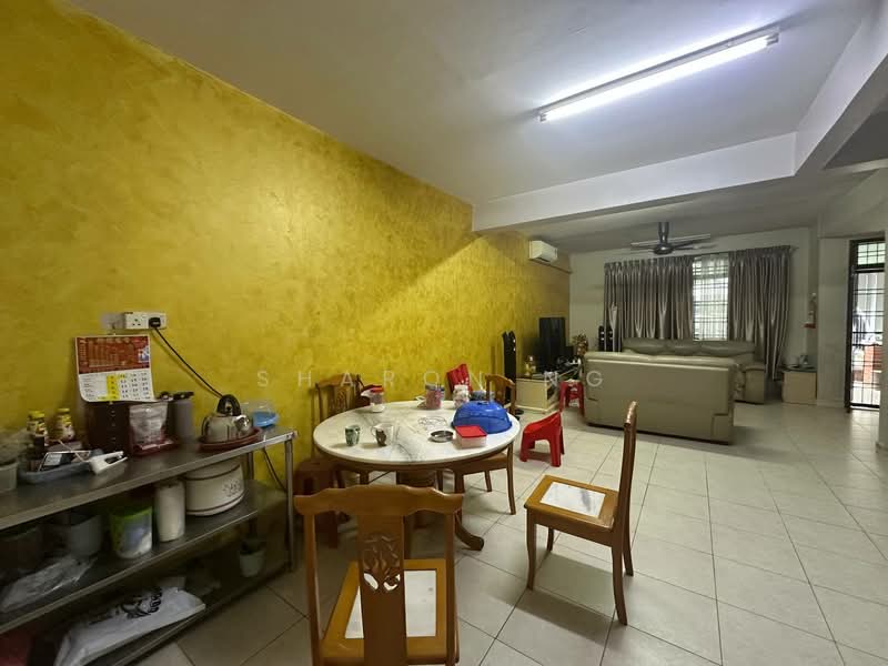 Rumah Teres 2 Tingkat untuk Dijual di Taman Skudai Indah (Skudai) - Sharon Ng - Living Room - PropertyGuru.com.my