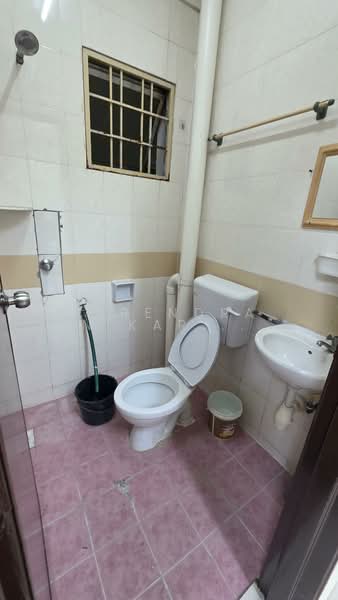 Apartment for Sale at Seri Palma - Surendran Karapiah - Bathroom - PropertyGuru.com.my