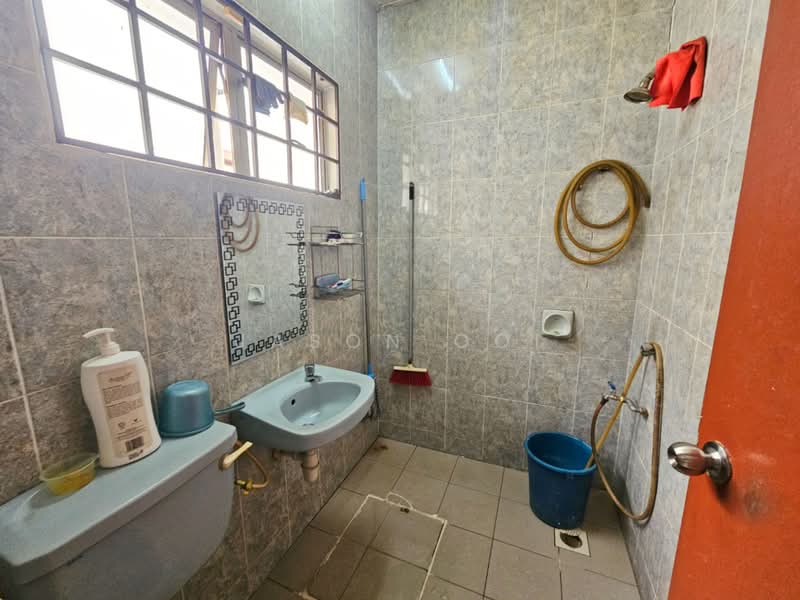 Rumah Teres 2 Tingkat untuk Dijual di Putra Heights (Subang Jaya) - Jason Ooi - Bathroom - PropertyGuru.com.my