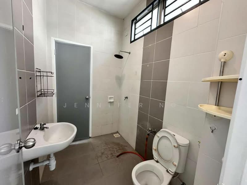 2-storey Terraced House for Sale in Taman Nusa Sentral (Iskandar Puteri (Nusajaya)) - Jennifer Ng - Bathroom - PropertyGuru.com.my