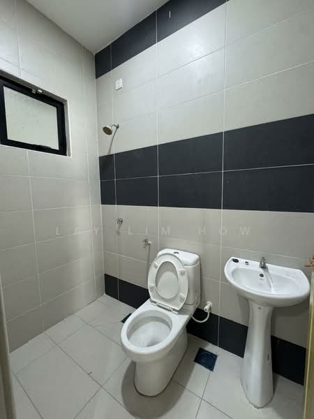 Rumah Berkembar untuk Dijual di Taman Rasa Sayang (Sitiawan) - Lay Lim How - PropertyGuru.com.my