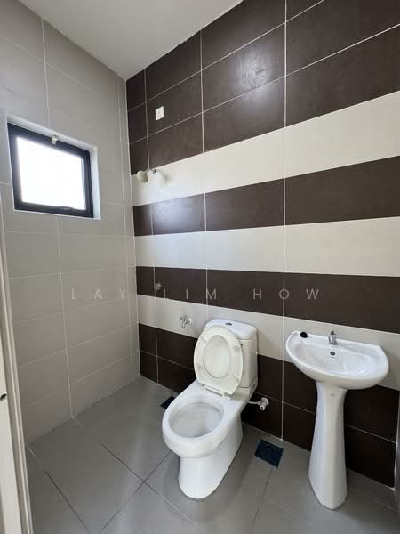 Rumah Berkembar untuk Dijual di Taman Rasa Sayang (Sitiawan) - Lay Lim How - PropertyGuru.com.my