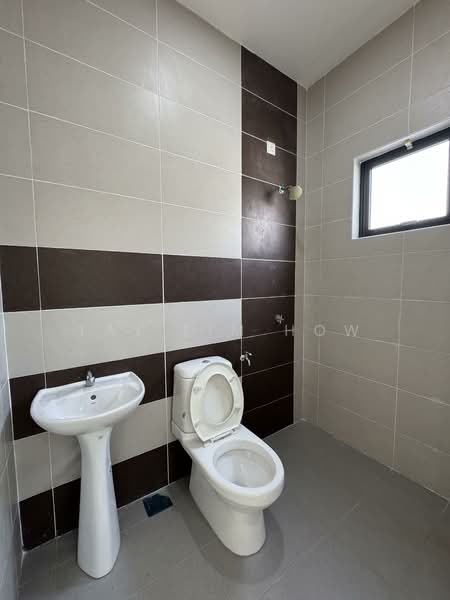 Rumah Berkembar untuk Dijual di Taman Rasa Sayang (Sitiawan) - Lay Lim How - PropertyGuru.com.my
