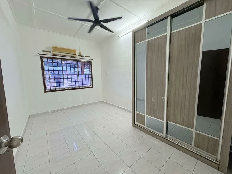 Rumah Teres 1 Tingkat untuk Disewa di Kota Masai (Pasir Gudang) - Grace Chiew - Bedroom - PropertyGuru.com.my