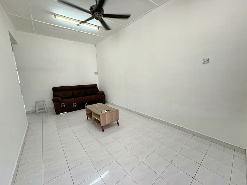 Rumah Teres 1 Tingkat untuk Disewa di Kota Masai (Pasir Gudang) - Grace Chiew - Living Room - PropertyGuru.com.my