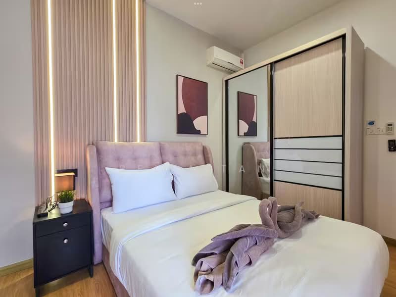 Condominium for Sale at Bay Laurel @ Country Garden Danga Bay - Bella Tan - Bedroom - PropertyGuru.com.my