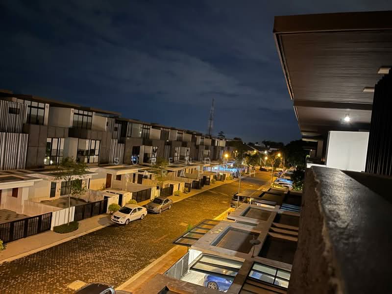 3-storey Terraced House for Sale in 16 Sierra (Puchong) - Surendran Karapiah - Exterior - PropertyGuru.com.my