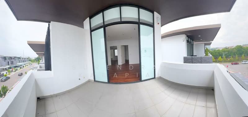 3-storey Terraced House for Sale in 16 Sierra (Puchong) - Surendran Karapiah - Balcony - PropertyGuru.com.my