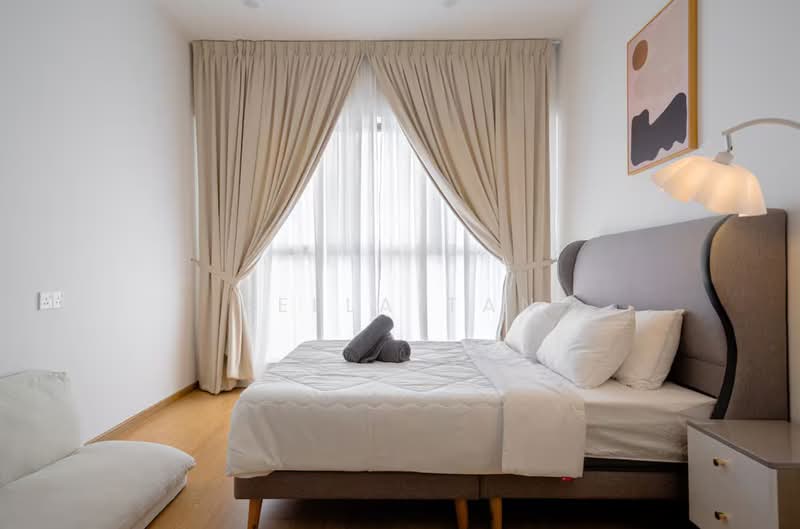 Condominium for Sale at Bay Laurel @ Country Garden Danga Bay - Bella Tan - Bedroom - PropertyGuru.com.my