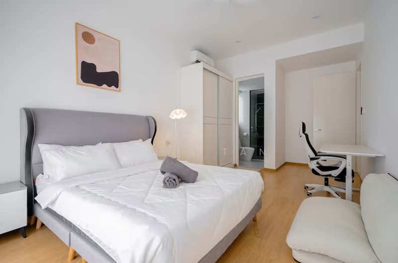 Condominium for Sale at Bay Laurel @ Country Garden Danga Bay - Bella Tan - Bedroom - PropertyGuru.com.my